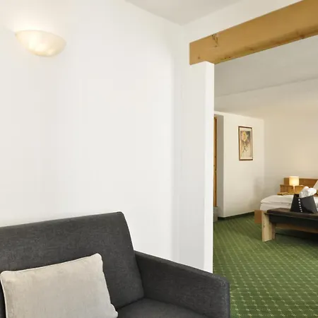 Bernina מלון פונטרסינה