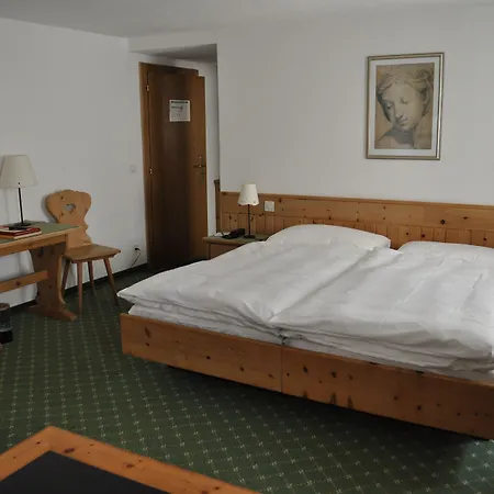 Bernina 3* פונטרסינה