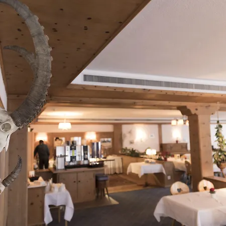 Bernina Szálloda Pontresina